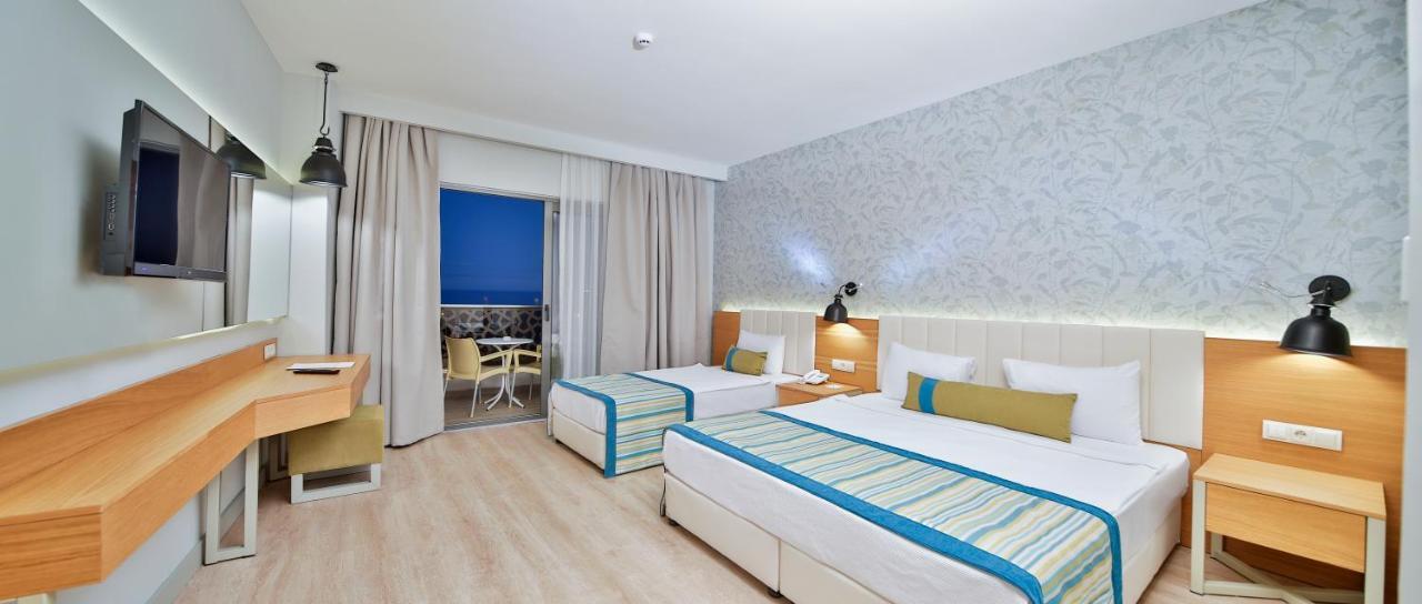 Double or Twin Room Side Sea View